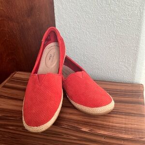 Red suede Clarks shoes, women’s 9.5